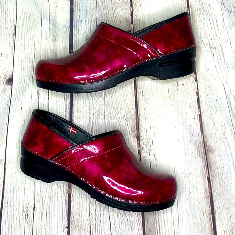 SANITA The Original Danish Clogs in RUBY RED & Mild Dark Tie Dye